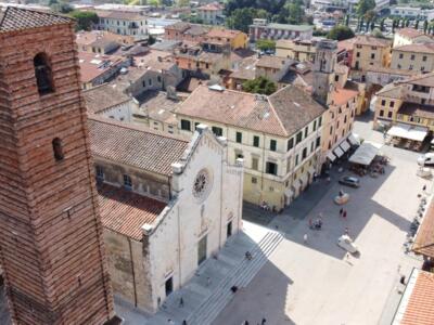 Pietrasanta, 190.000 euro per rifacimento pavimentazione di Piazza Duomo