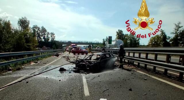 Incidente in Autostrada A12: auto si cappotta e va in fiamme, deceduta bambina di 4 anni