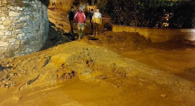 Maltempo: acqua e fango nelle case a Massarosa