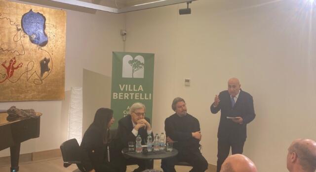 “Julius Evila lo spirituale nell’arte”, con Vittorio Sgarbi a Villa Bertelli