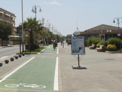 Ciclabile in sicurezza, percorsi separati bici-pedoni 