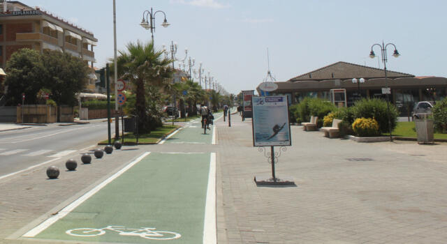 Ciclabile in sicurezza, percorsi separati bici-pedoni 