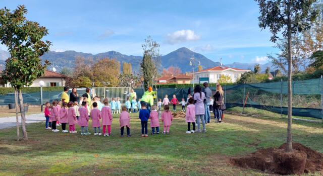 <strong>La “Giornata degli alberi” con i bimbi delle scuole</strong>