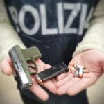 Polizia di Forte dei Marmi ha denunciato due soggetti e sequestrato 12 armi da fuoco in due giorni