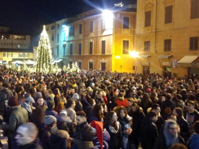 Notte del “Camel Ponce” a Pietrasanta, stop vendita alcolici dalle 2 alle 6 di domenica 25 dicembre