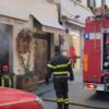 Incendio in negozio in centro a Pietrasanta, nessun ferito
