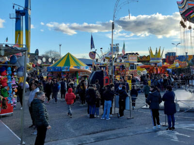 Via al luna park di San Biagio a Pietrasanta