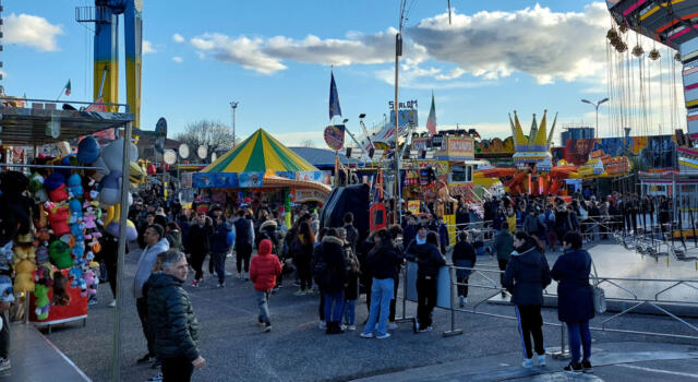 Via al luna park di San Biagio a Pietrasanta