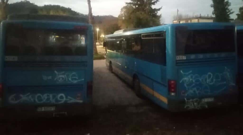 bus vandalizzati 3