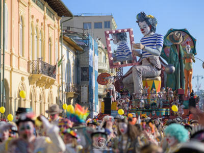 Il Carnevale di Viareggio in foto, i magnifici scatti del fotografo Stefano Dalle Luche