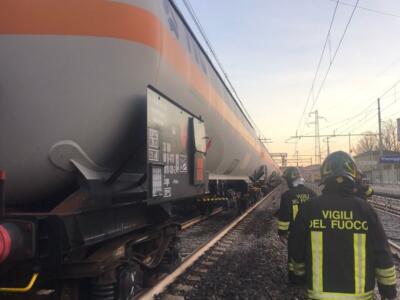 Freni surriscaldati, treno carico di gpl per ore fermo a Viareggio