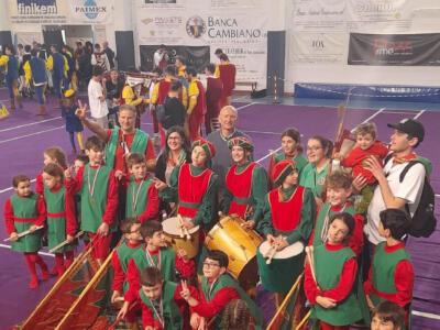 Ripa festeggia i suoi giovani atleti, sbandieratori e musici, che domenica 12 marzo hanno fatto il loro esordio al Gioco della Torre