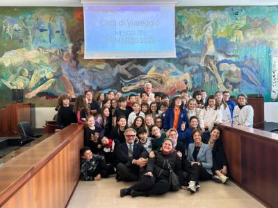 Gli alunni della scuola primaria Santa Dorotea di Viareggio incontrano il Sindaco a Palazzo comunale