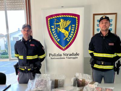 Trovato con 26 chili di droga nel bagagliaio, arrestato sulla A12