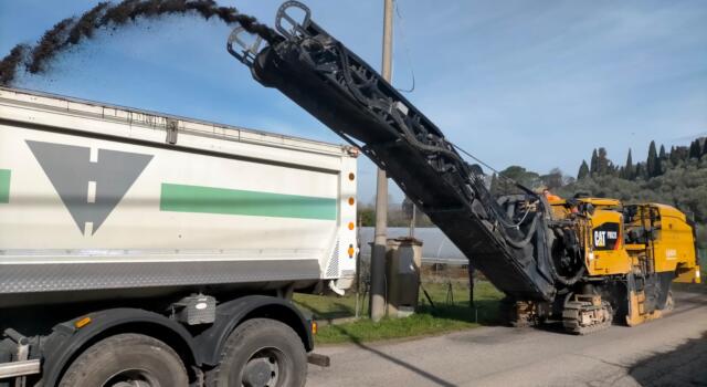 Strade, si asfalta via Pietre a Padule