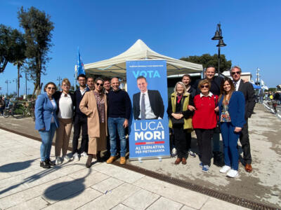 “Alternativa per Pietrasanta” si presenta. 8 uomini e 8 donne a sostegno di Luca Mori.