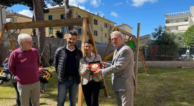 A Viareggio un nuovo parco giochi per la Comunità educativa De Sortis, grazie a Beyfin e Misericordie