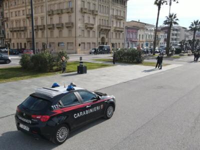 Ubriaco, offende e spintona i carabinieri durante un controllo: arrestato per resistenza e oltraggio