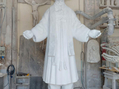 La scultura di Sant’Andrea in lavorazione per il Vaticano