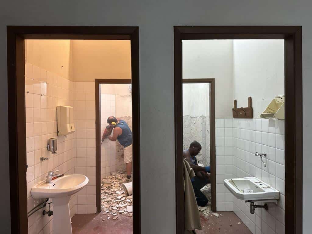 photo 5796166320411230016 y