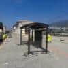 Querceta, nuova pensilina alla stazione ferroviaria, un utile riparo per coloro che aspettano l’autobus