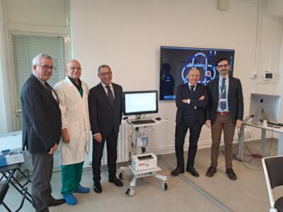 Un nuovo monitor per registrare l’attività cerebrale dei neonati all’Ospedale del Cuore di Monasterio