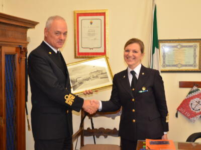 Visita del Comandante Interregionale Marittimo Nord, ammiraglio di Divisione Pierpaolo Ribuffo, alla Capitaneria di Porto di Viareggio,