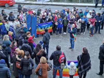 Salvate la scuola Martiri di Sant’Anna, manifestazione di studenti e cittadini