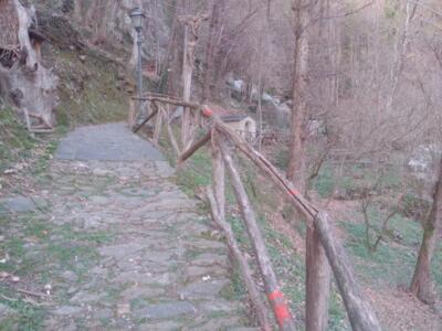 Nuova staccionata nel Parco Lo Zeppolino