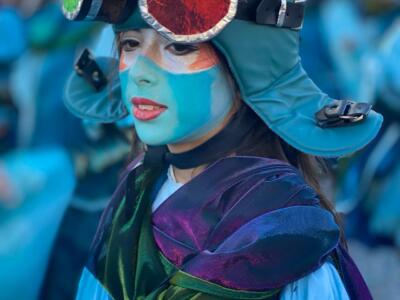 Vola coriandolo… un po’ di foto del primo corso del Carnevale di Viareggio