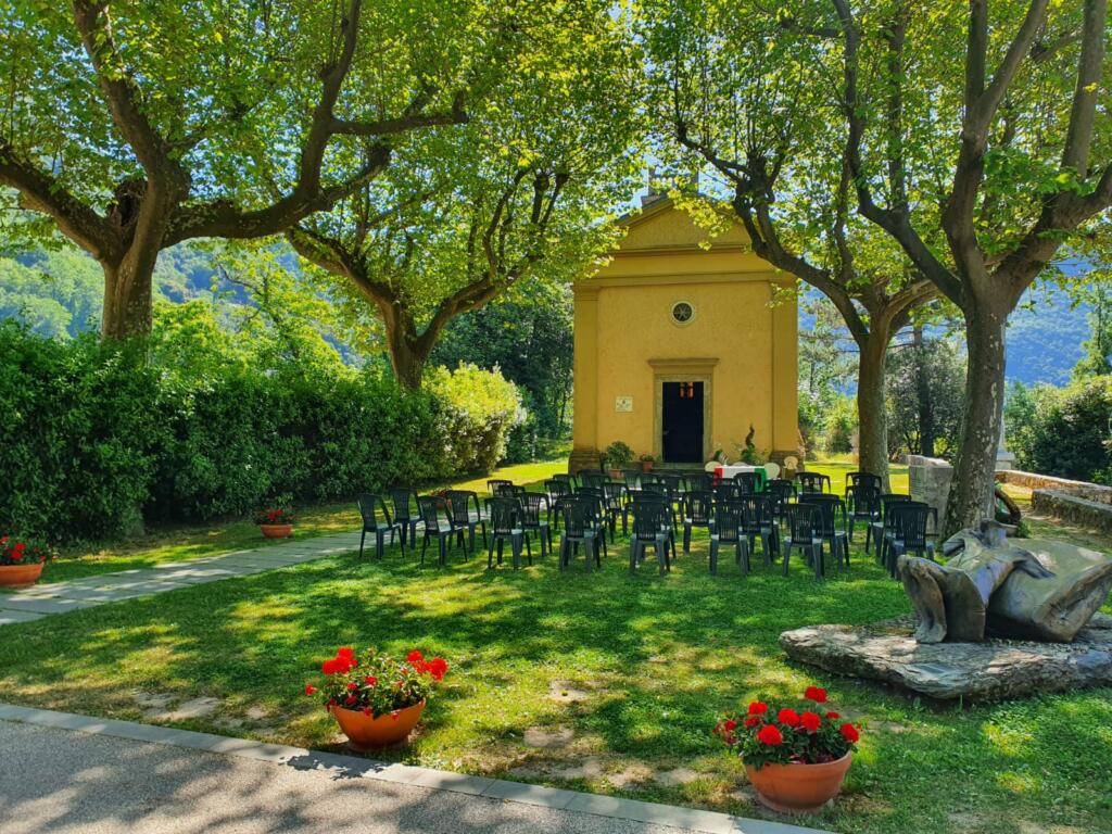 SantAnna di Stazzema paizza della chiesa