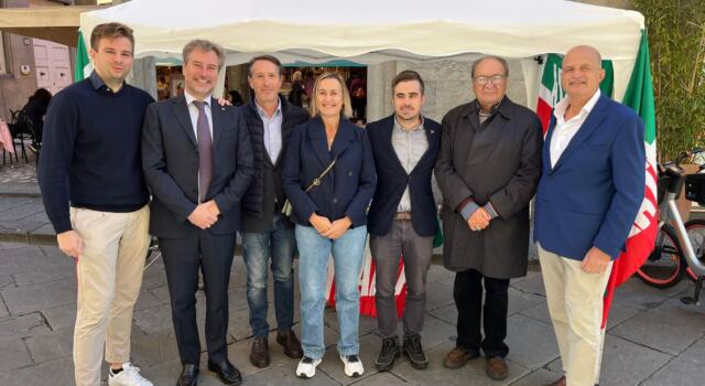 Grande affluenza ai gazebo di Forza Italia