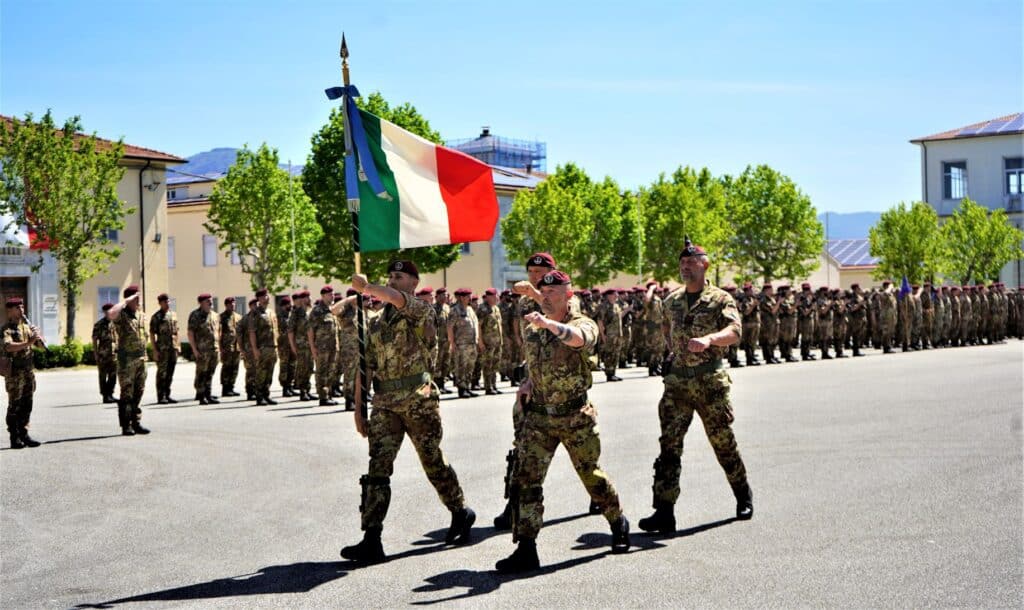 La Bandiera di Guerra del Centro Addestramento Paracadutismo